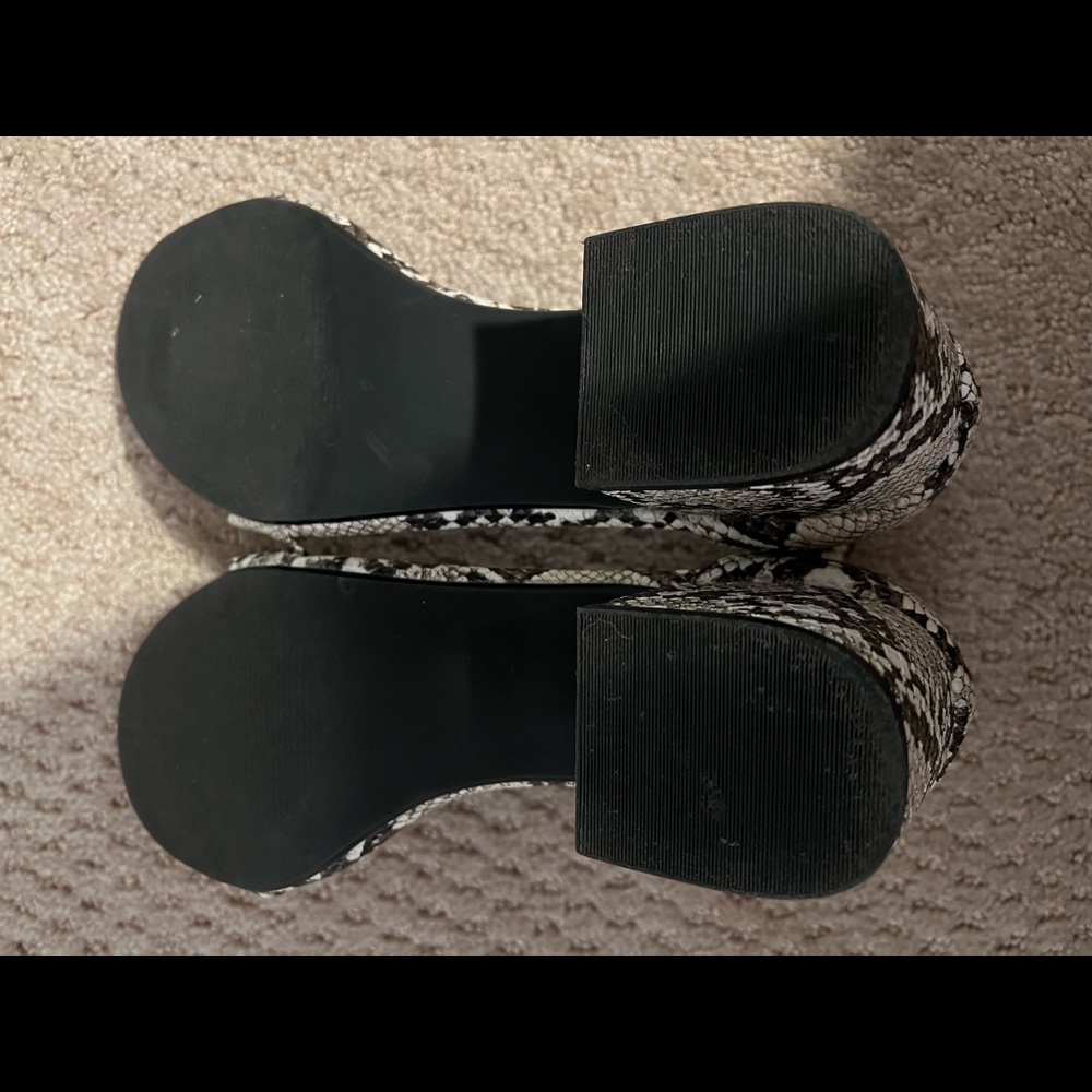 Amazon Essentials Woman’s Two Strap Heeled Sandal… - image 4